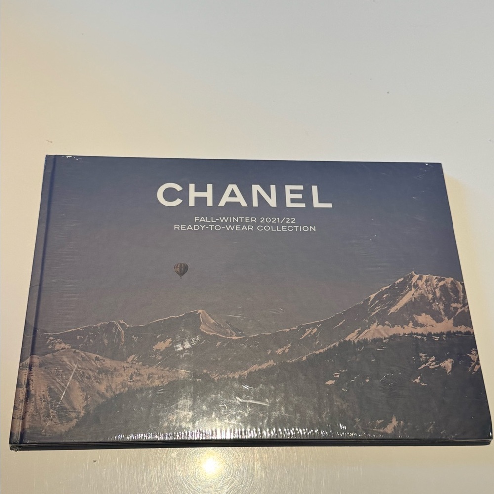 Chanel Fall-Winter 2021/22 Ready-to-wear Catalog Collection book SEALED